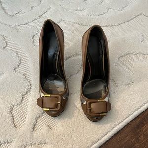 Burberry Nova Check Brown Plaid Leather Pump W/ Buckle size 37